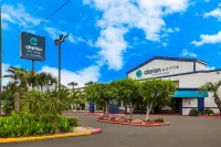 Clarion Pointe Lake Jackson - Clute Hotels near Duckie and the Grackle Studio and Gallery
