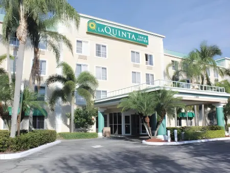 La Quinta Inn & Suites by Wyndham Sawgrass