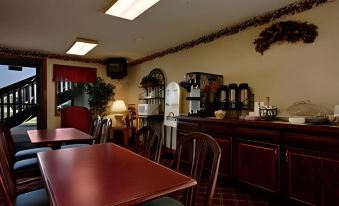 Travelodge by Wyndham Richmond IN
