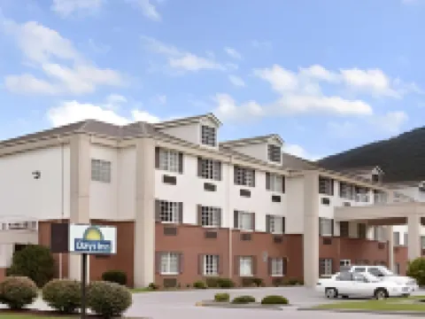 Days Inn by Wyndham Norton Hotels in Norton