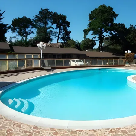 Monterey Surf Inn