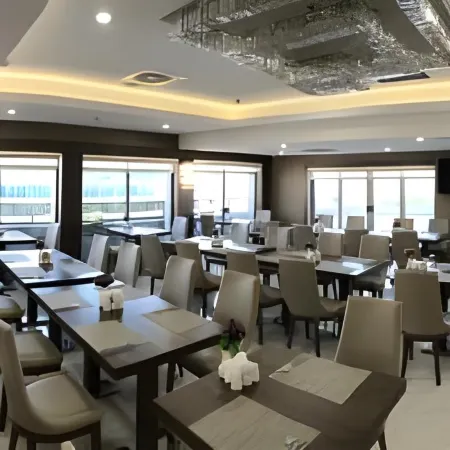 Grand Turkuaz Hotel Отели рядом с достопримечательностью «Bursa Grand Bazaar»