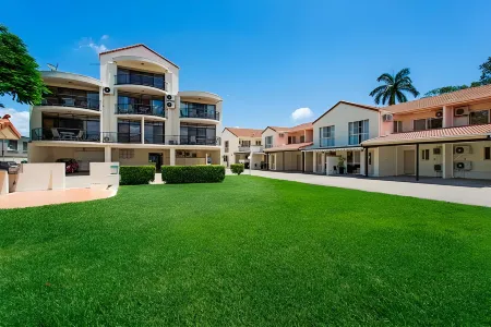 Cityville Apartments & Motel