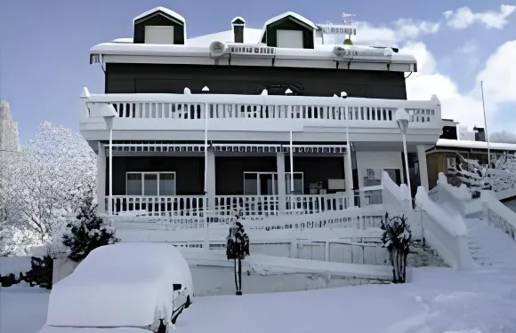 蒙塔尼亞帕倫蒂娜酒店