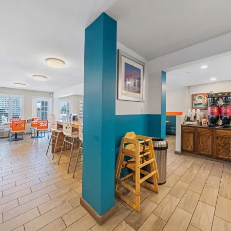 Best Western Plus Holiday Sands Inn Suites