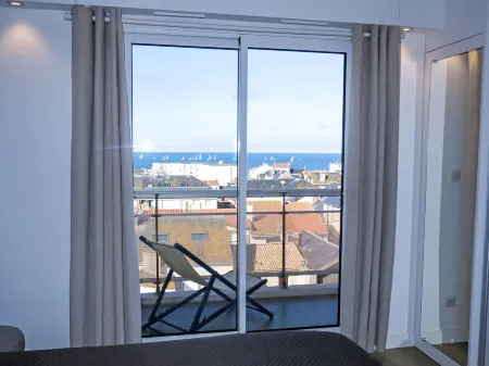 L'Hippocampe T2 Balcon et Large Vue Mer Отели рядом с достопримечательностью «Quartier de l'Ile de Penotte»