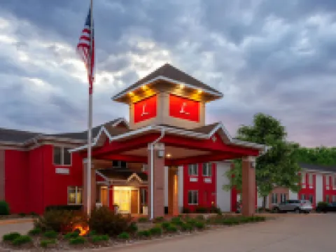 Links BOS Landen Hotel & Spa of Pella, Trademark by Wyndham Hotels in Pella