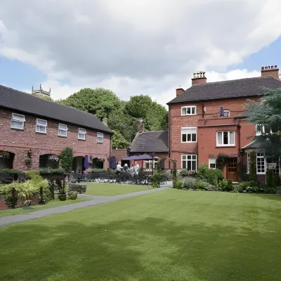 The Manor Guest House Hotels near Alton Towers Waterpark