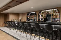 Crowne Plaza LOUISVILLE AIRPORT EXPO CTR by IHG - bar
