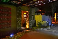 Foxy Crocodile Bush Lodge & Kruger Safari's - No Loadshedding Hotels in Marloth Park