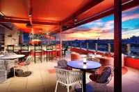 Hard Rock Hotel Madrid Отели в г. Мадрид