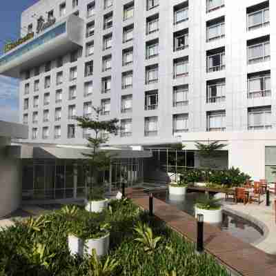 Santika Premiere Dyandra Hotel & Convention - Medan Hotel Exterior