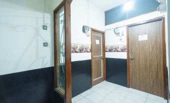 OYO 93134 Hotel Radom Near Kinderfield School