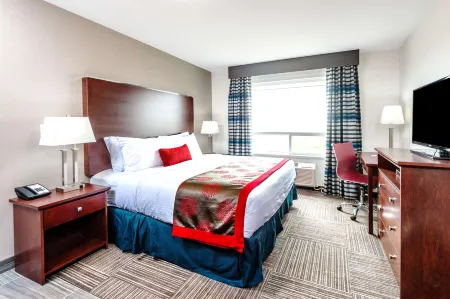 Ramada by Wyndham Moose Jaw Отели рядом с достопримечательностью «Tunnels Of Moose Jaw»