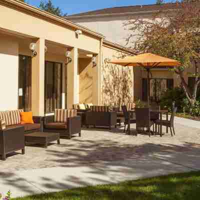 Courtyard Charlottesville Hotel Exterior