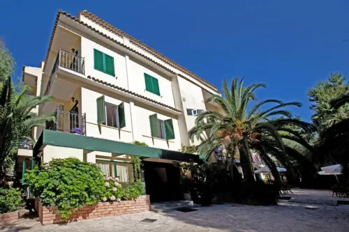 Hotel Galaxias