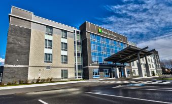 Holiday Inn Express & Suites Vaudreuil - Dorion