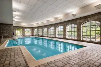 Holiday Inn Express & Suites Hagerstown Hotels in Halfway