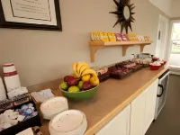 Looking Glass Inn فنادق في لينكولن سيتي