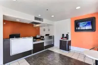 Super 8 by Wyndham Livermore