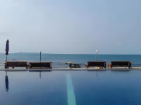 Allisa Resort Hotel Hoteles en Anyar