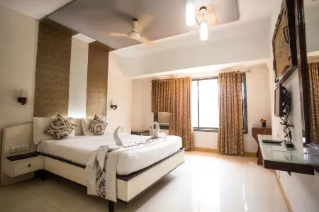 Hotel Redwings Castle Отели рядом со станцией Panvel Railway Station