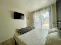 Modern and Cosy Ecolodge, Shared Heated Pool, les Mathes