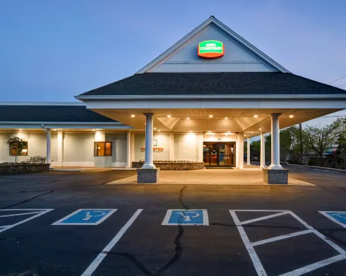 Courtyard Cape Cod Hyannis Hotels in Barnstable