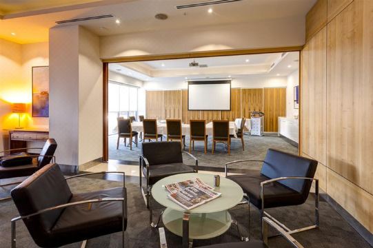 만트라 찰스 호텔 로비