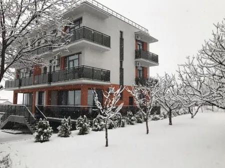 Hotel Alexandria Отели в г. Мукрани