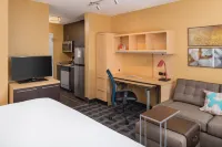 TownePlace Suites New Hartford فنادق في New Hartford