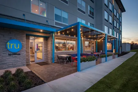 Tru by Hilton Sharonville Cincinnati Отели рядом с достопримечательностью «Уинтон Вудс»