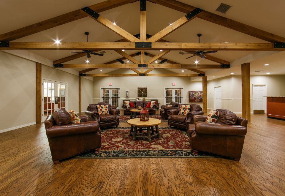 가족들이 즐기기 좋은 리조트 야외 시설