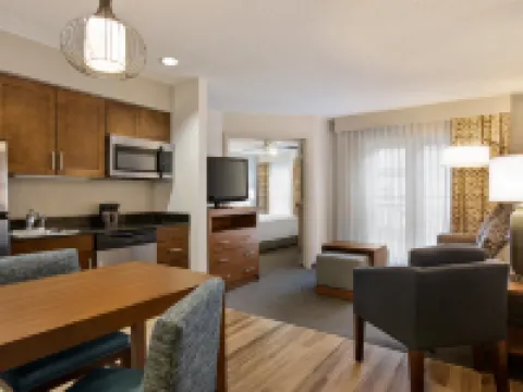 Homewood Suites by Hilton Kansas City - Airport Hotels near QuikTrip