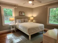 Peggy's Cottage - 2BR/1BA, 18 minutes from downtown Greenville