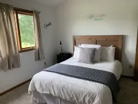 4BD, HOT TUB, GAME ROOM, FIREPIT, ACROSS FROM POOL