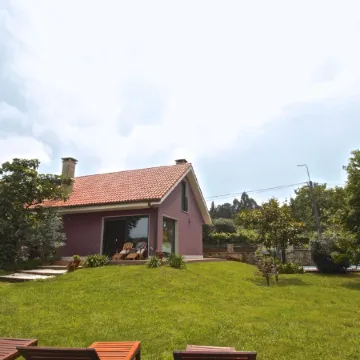 Luxury Villa near the beach with garden and swimming pool