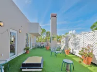 Great Key Biscayne family sized ocean front condo 3/3 with large pvt terrace.