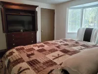 Condo in the woods Yellowstone, Golf, swimming, boating, snowmobiling