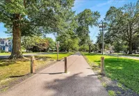 Cozy 2BR Home near Idlewild Park