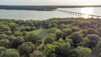 Tranquil Wooded Retreat Overlooking Truman Lake only 2 minutes from Warsaw, MO