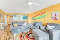 Updated Oceanfront Condo! Come and Relax by the Sea!