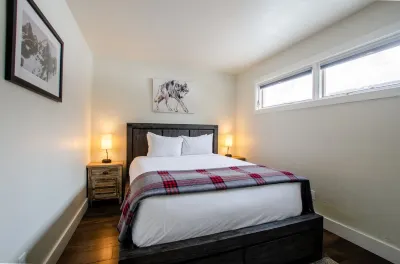 1-Bedroom Aspens Condo with Fireplace Hotels in 
