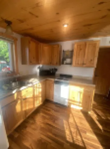 Quaint lakefront cabin