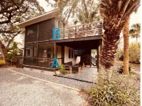 Irie on Erie B Hotels near Folly Beach