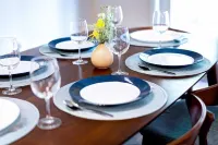 🏡 *NEW* The Artsy Abode ✨ Hot Tub ♨️ BBQ 🍖Foosball ⚽️ 레딩 호텔