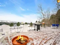 Mountain Cabin overlooking Boyne near Nubs W/ Hot Tub Hotels in Pleasantview Township