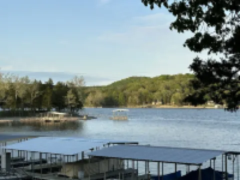 Heron's Cabin - Cute Tiny Home - Recently Reduced 拉塞爾酒店