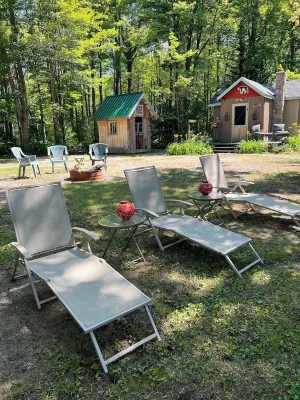 Very Private,Adorable Rustic Cabin -Out House , Full Shower House Off Barn