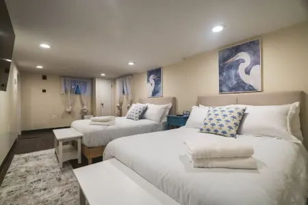 Tufts 4BD/2BA - 5.MIN to Harvard&Boston / Free Parking / Walk to Subway Отели рядом с достопримечательностью «Ассембли Роу»